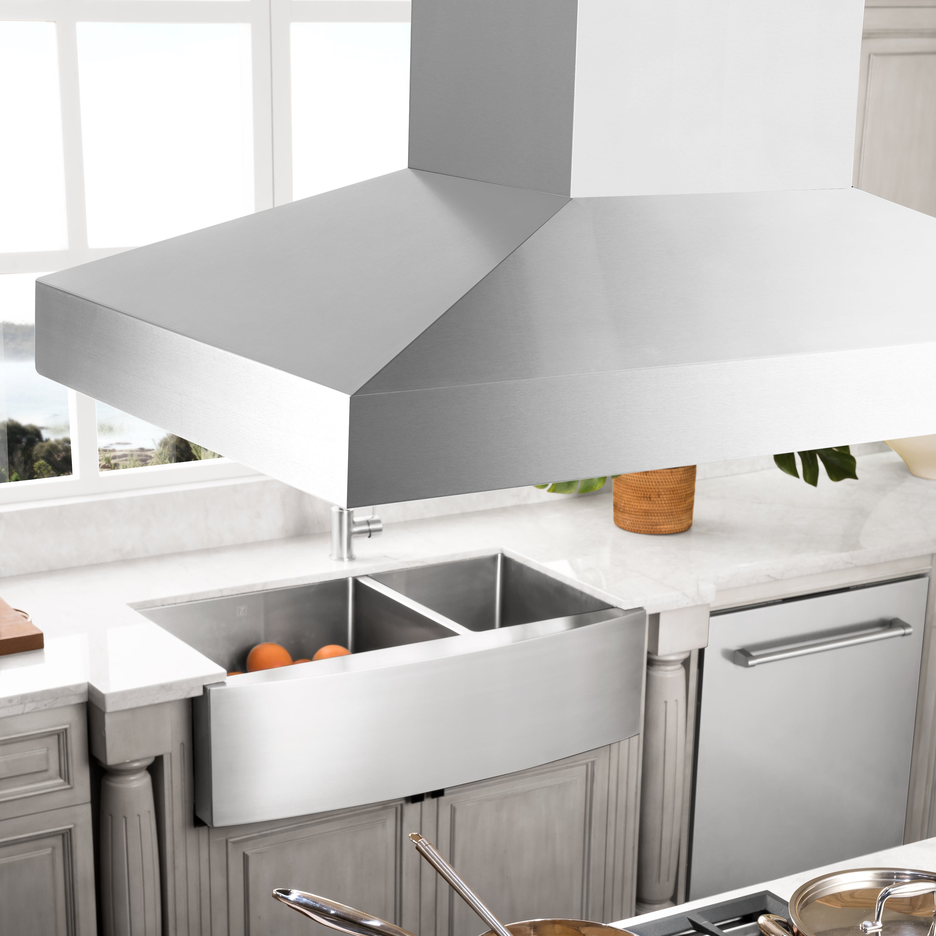 ZLINE 36" Island Mount Range Hood 400 CFM Stainless Steel CrownSound Bluetooth Speakers (KL3iCRN-BT-36)