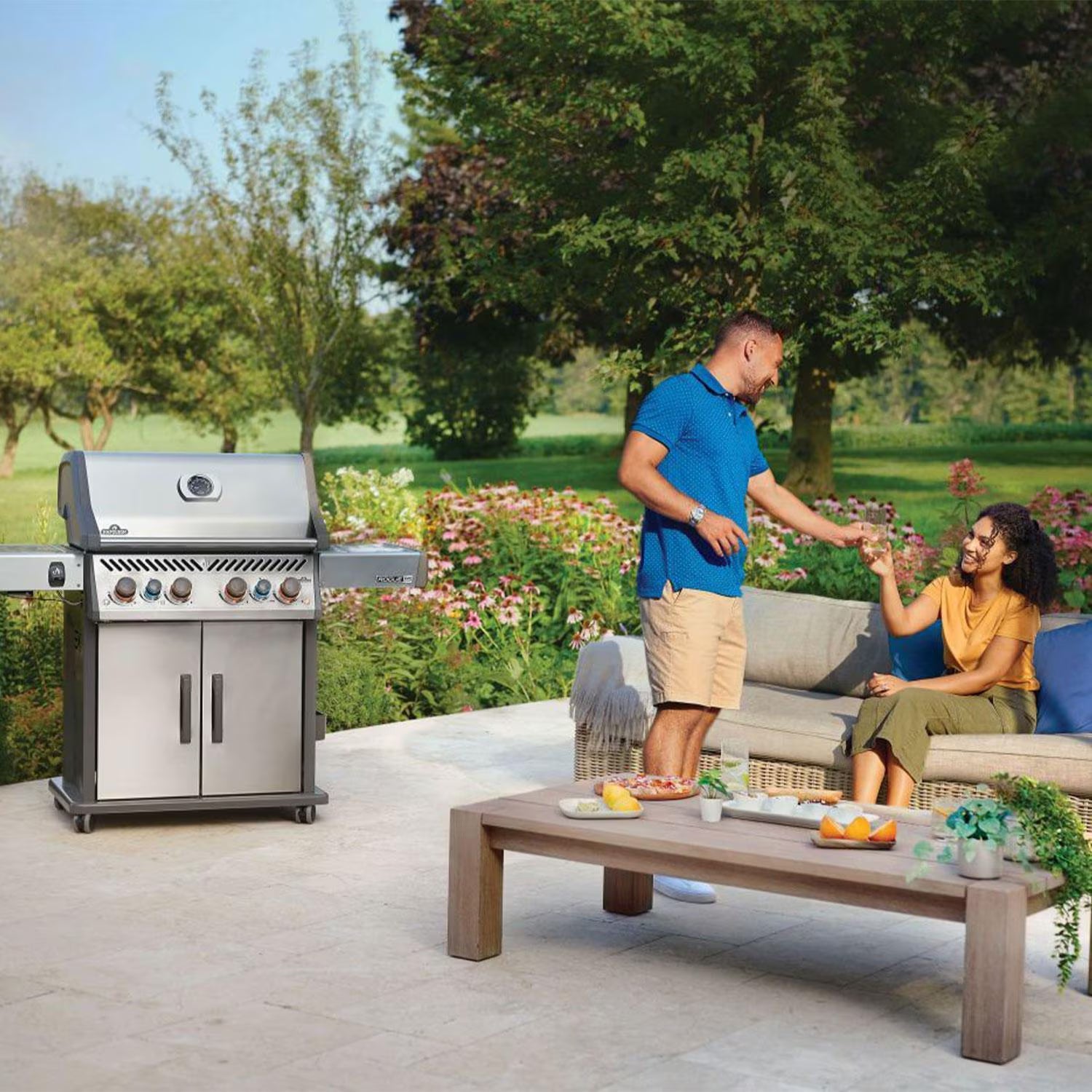 Napoleon Rogue PRO-S 525 4-Burner Propane Gas Grill with Side Burner and SafetyGlow Knobs (RPS525RSIBPSS-2)