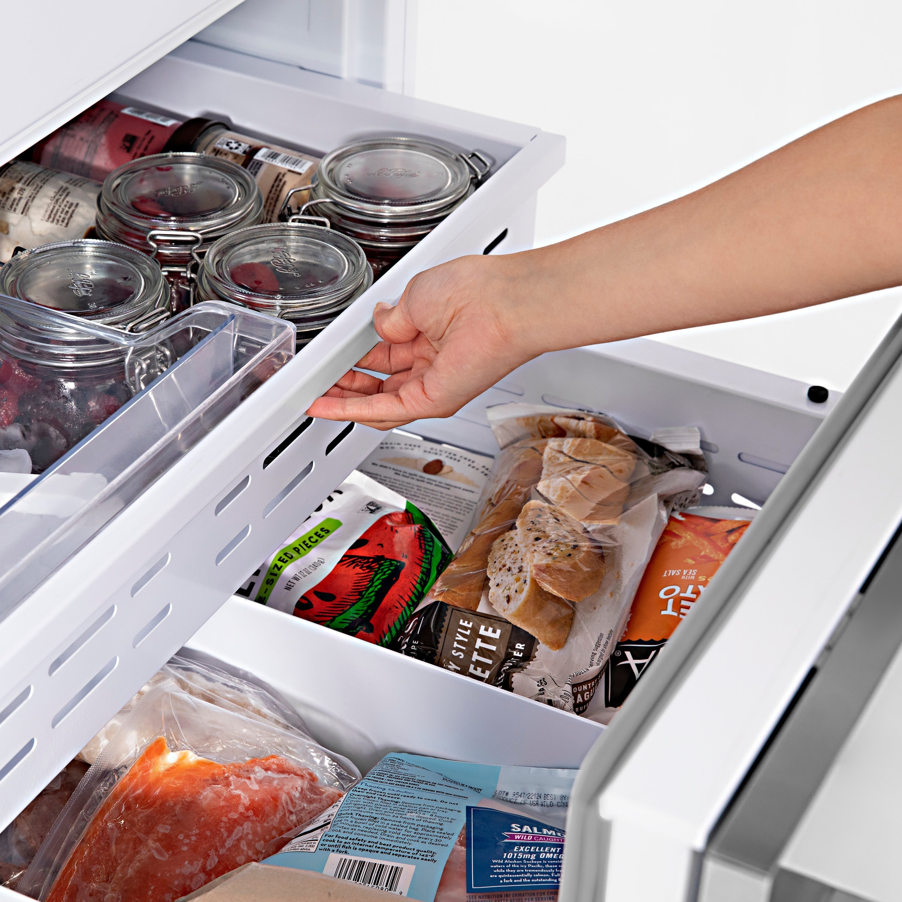ZLINE 30 in. Built-In Refrigerator 16.1 cu. ft. Internal Water & Ice Dispenser Matte Black Accents (RBIVZ-304-30-MB)